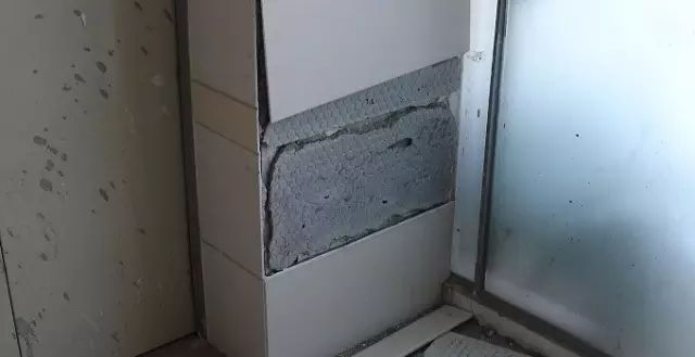 墙砖脱落怎么补(墙砖脱落补救方法)